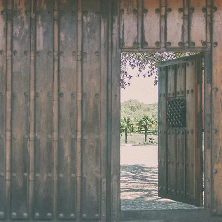 Hotel Casas Del Sevillano 3*