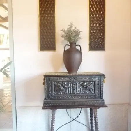 Отель Casas Del Sevillano 3*