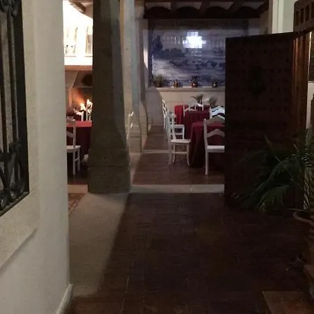 Casas Del Sevillano 3*